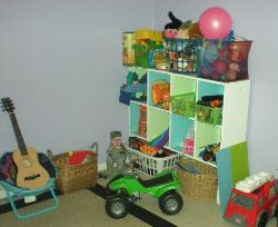 Play House in Garage Playing gest type