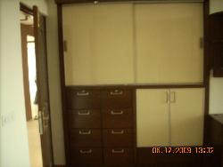 Wardrobe with profile shutters & lacquered glass Rate of shuttering
