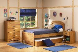 Teen Bedroom with Extra Bedding 1 bedd room