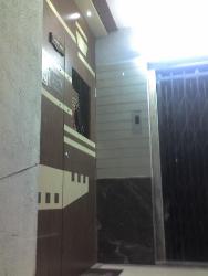 MAIN DOOR CUM SAFTY DOOR AT APARTMENT Image of fanci jali doors
