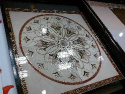 Gold crafted inlays Latest gold showroom forent look