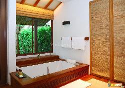 Bath tub in Bathroom Interior Design Photos